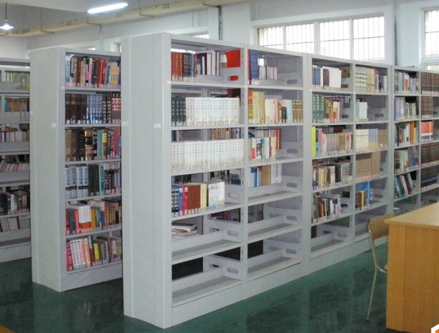 咸宁图书馆设施设备